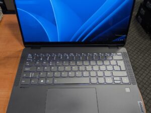 Lenovo IdeaPad Flex 5 14IAU7  X360 14" Ips Ts i5-1235u 8gb 512gb SSD 14%, Touch neveikia