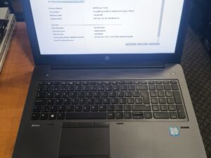 Zbook 15 G3 15.6 FHD IPS i7-6820hq 16gb 256gb SSD M2000m  BE ĮKROVIKLIO PARDUODAMAS, Galima ir su. DEFEKTAS - Per ekraną eina linija