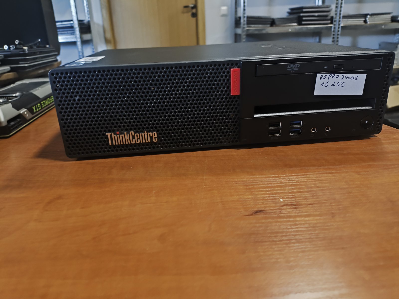Lenovo M75s AMD Ryzen 5 3400G 16gb 256gb SSD, VGA, Com port, 2vnt Display port