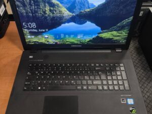 Medion Erazer P7644 17.3 FHD IPS i7-6500u 8GB 256GB SSD + 1TB HDD Nvidia GTX 950M 2GB, 56%