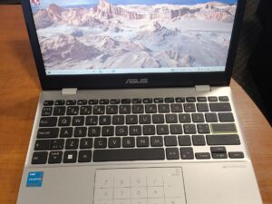 ASUS Notebook E210 11.6” Ultra Thin HD TN Celeron N4500 4GB 128GB SSD, 21% su org dėžute labai geros būklės