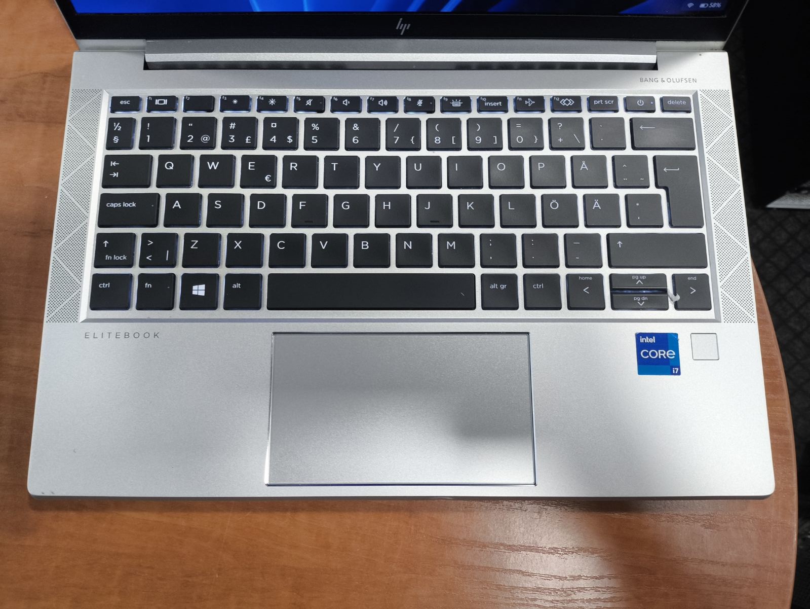 HP EliteBook 830 G8 13.3 FHD IPS 400 Nit i7-1165g7 16GB RAM 256GB SSD, 26% - Image 2