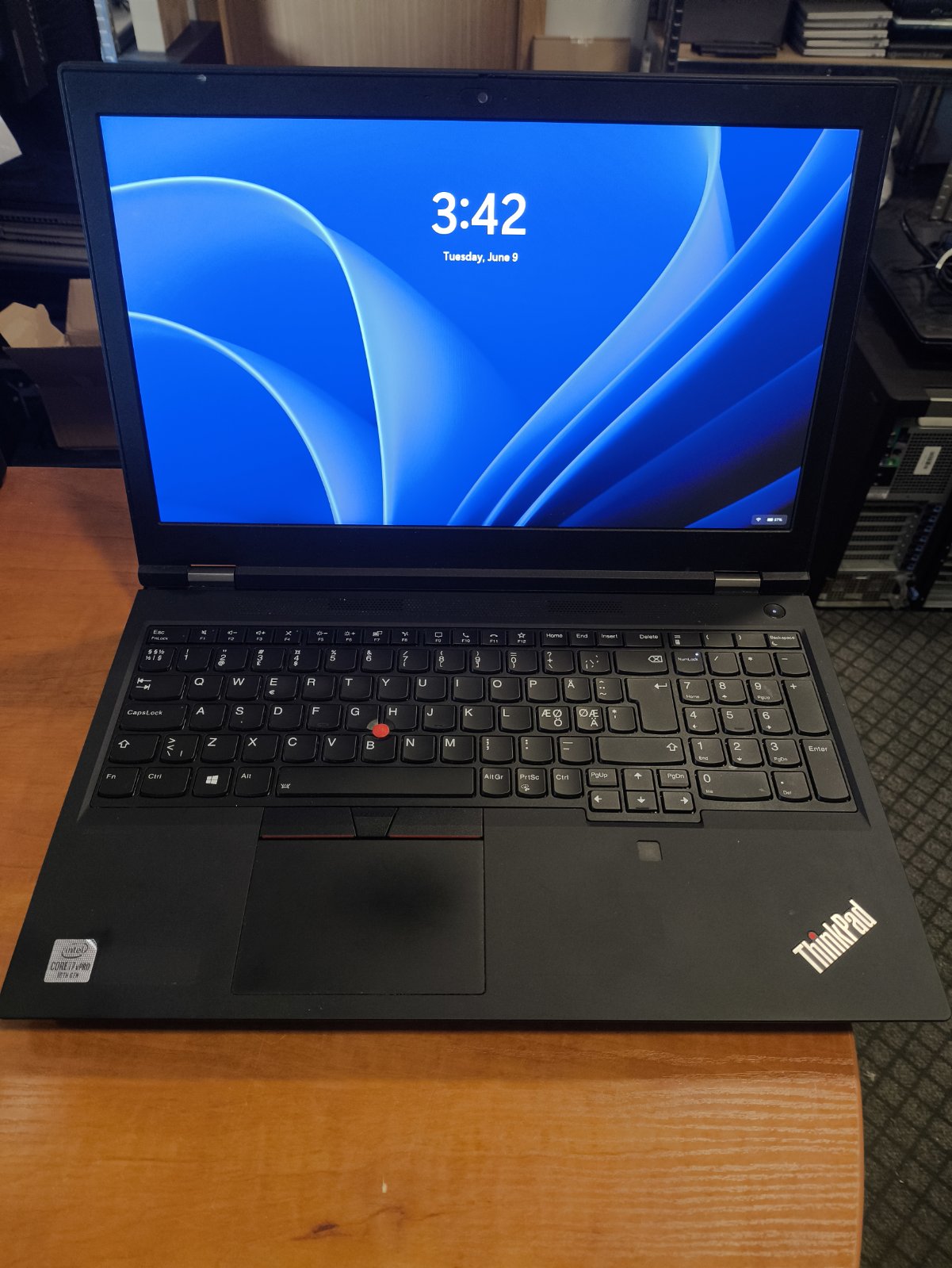 ThinkPad P15 Gen 1 15.6 FHD IPS i7-10850H, 24GB RAM, 512GB SSD, ekrane yra baltų taškelių