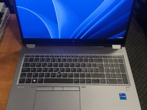 HP ZBook Fury 15.6 G8 15.6 FHD IPS i7-11850h 16gb 512gb Rtx A3000 6gb 30%