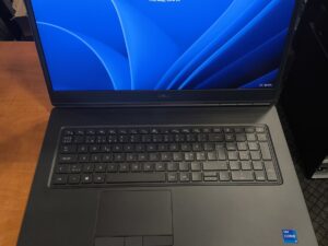 Dell Precision 7760 17.3" FHD IPS i7-11850H 16GB 512GB SSD RTX A5000 16GB 8%