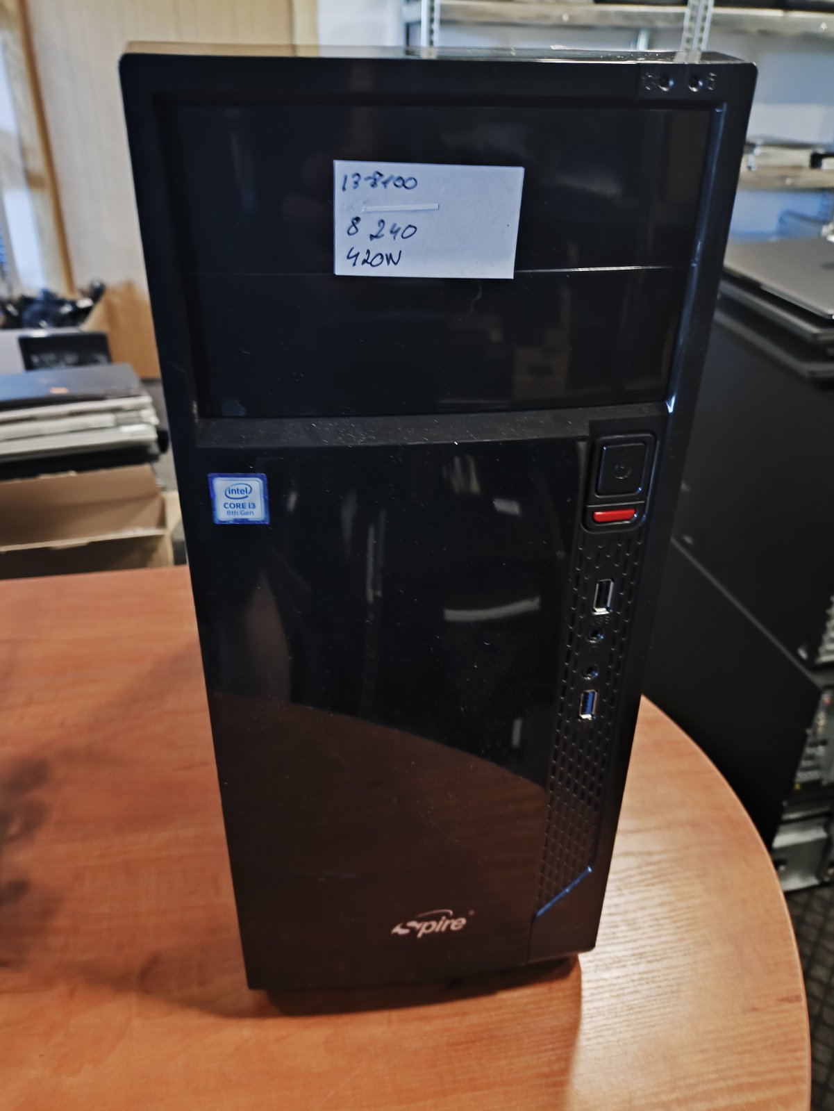 Standartinės jungtys PSU, MB i3-8100 8GB RAM 240GB SSD