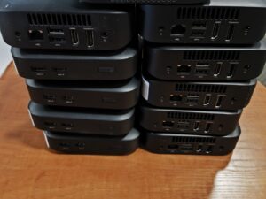 DIDMENA 11vnt CHROMEBOX AR5B22 Celeron 2955U 8GB 16GB SSD BE Maitinimo blokų ( Laptopinis kroviklis 65W HP Plonu mėlynu galu )