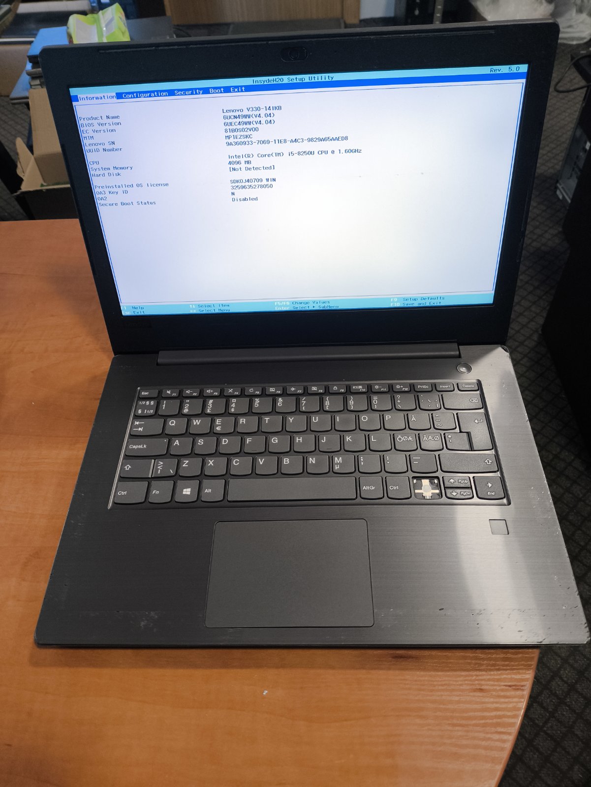 Lenovo V330-14IKB 14.0 FHD i5-8250U 4GB 0GB SSD 25% , C Grade, su klaviatūros defektu