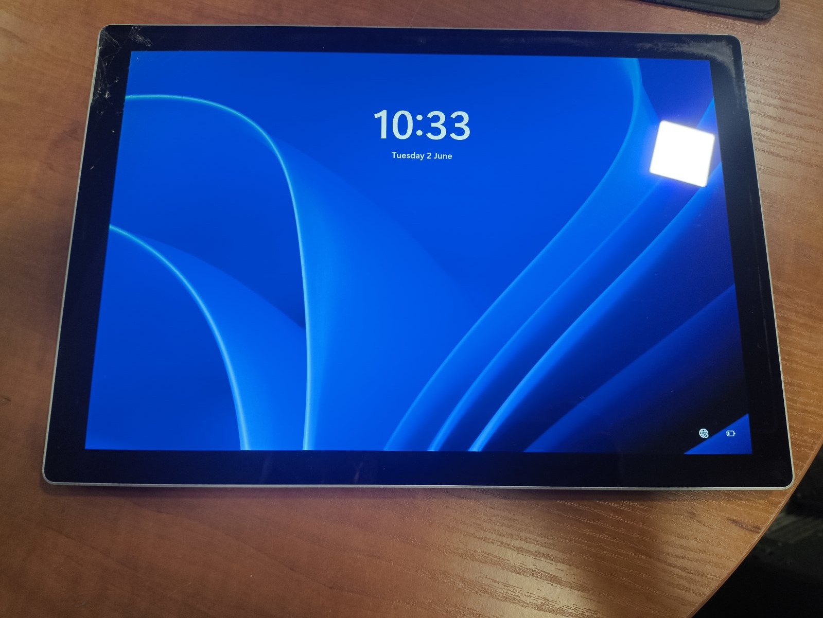 Surface 6 Pro 12.3 2736*1824 IPS Touch i5-8350U 8gb 256gb SSD 44% Ekranas įmuštas, skilęs - Image 2