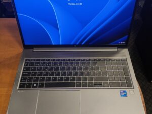 HP ZBook Power 15.6 G8 15.6 FHD IPS i7-11850h 32gb 512gb Rtx A2000 4gb 33% C Grade BE ĮKROVIKLIO, GALIMA IR SU.  Ausinių lizdas neveikia ir 2vnt USB blogi