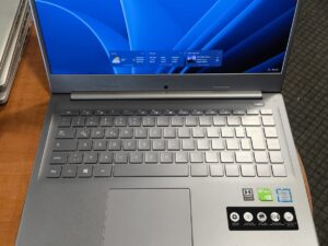 Medion Akoya P6645 15.6 FHD IPS i7-8565U 12GB RAM 512GB SSD + 1TB HDD 14%, Nvidia MX 150 2GB GDDR5 Windows 11 Home