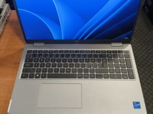 Dell Precision 3561, 15.6" FHD IPS i7-11850H 64GB 1TB SSD Quadro T1200 4GB 56%
