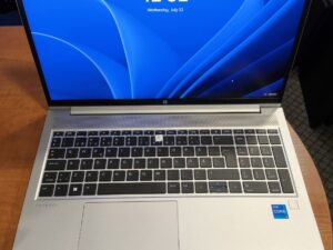 HP ProBook 650 G8 15.6 FHD IPS i5-1135G7 16GB 256GB SSD 30% neveikia vienas klavišas, skaičius 8