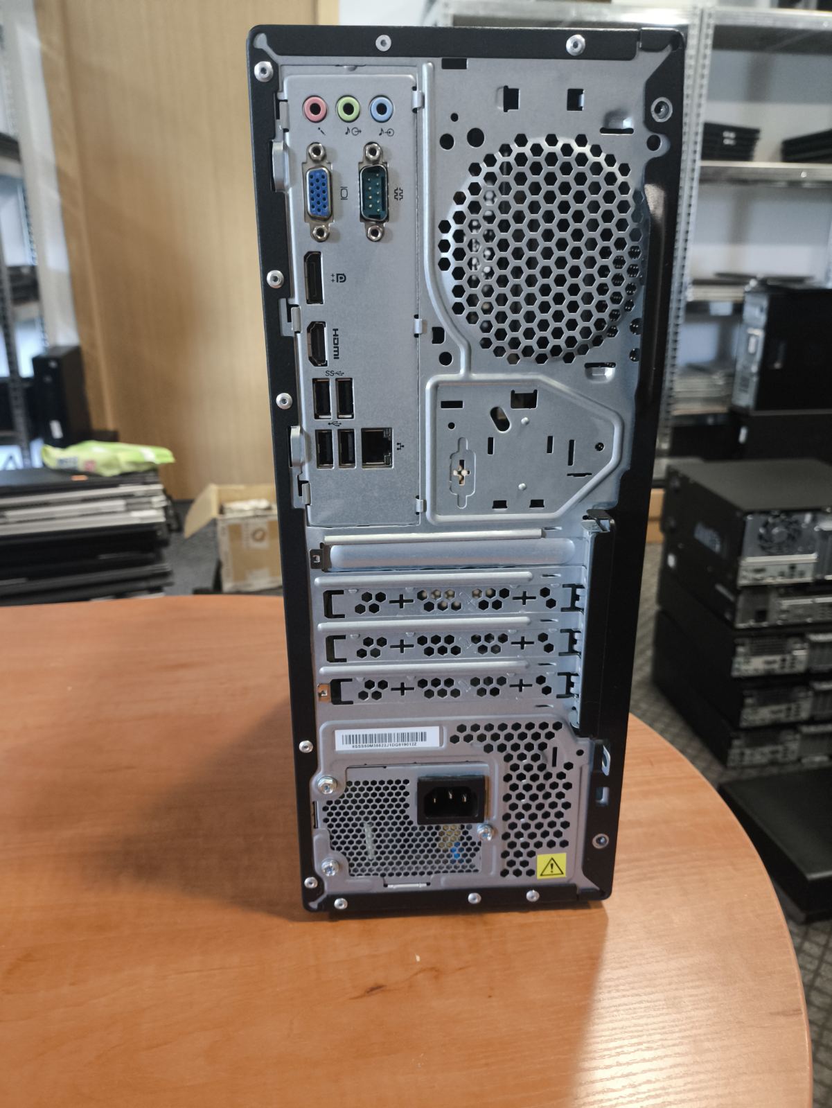 Lenovo V520 Intel i5-7400 8GB 256GB SSD Windows 10 Pro surašyta, trūksta priekinės korpuso dalies. - Image 2