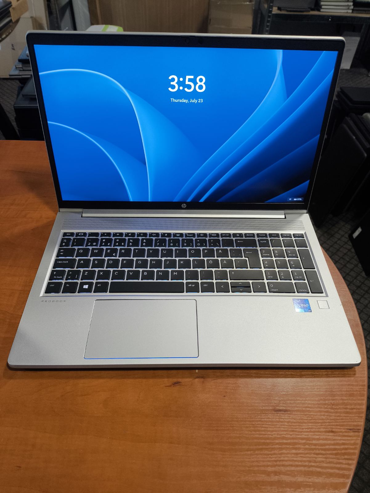 HP ProBook 650 G8 15.6 FHD IPS i7-1165g7 32GB RAM 512GB SSD, 21%, Kairės pusės speakeris džerzgia