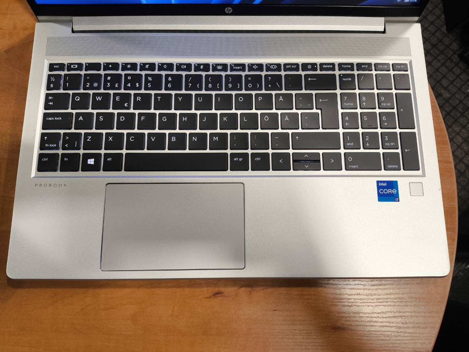 HP ProBook 650 G8 15.6 FHD IPS i7-1165g7 32GB RAM 512GB SSD, 21%, Kairės pusės speakeris džerzgia - Image 2