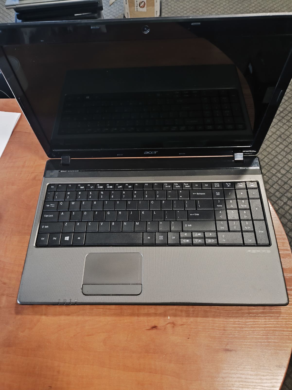 Acer 15.6 HD i5-2410M 8GB DDR3 RAM, BE SSD, SILPNA BATERIJA, su krovikliu
