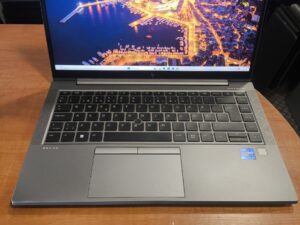 HP ZBook Firefly 14 G8 14" FHD IPS i7-1165g7 32gb 512gb T500 4gb 28%