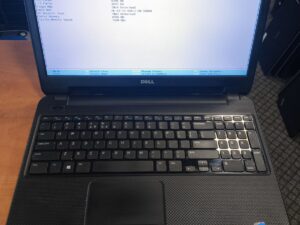 Dell 15.6 HD i5-4200u 4GB DDR3 RAM, BE SSD, Gera baterija, su krovikliu