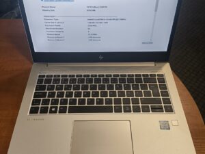HP Elitebook 1040 G4 14.0 FHD i5-7200u 8gb 256gb NMVe 36%, Laisvesni vyriai, ekranas su korpusu laikosi nekrenta
