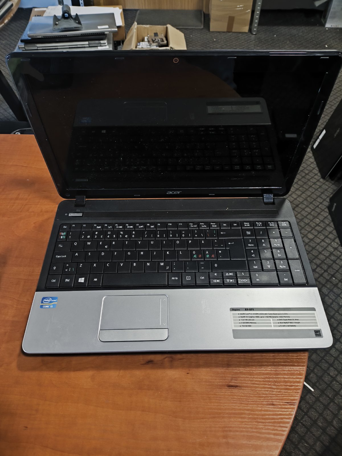 Acer 15.6 HD i5-3230M 6GB RAM, 750GB HDD, Bloga baterija, su krovikliu
