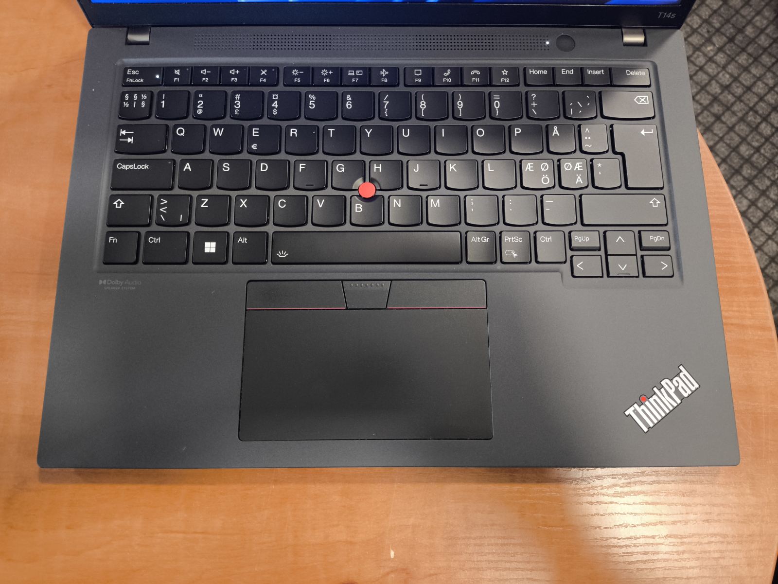 Lenovo Thinkpad T14s Gen 3 FHD+ 400 Nit IPS I7-1260p 32gb Lpddr5 512gb 41% - Image 3