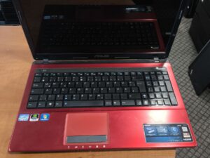 Asus 15.6 HD i3-2310M 4GB RAM, 50GB HDD, Nvidia GT 610M 2GB Bloga baterija, su krovikliu