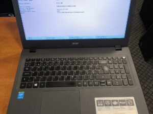 Acer 15.6 HD i5-5257u 8GB DDR3 RAM, BE SSD, Gera baterija, su krovikliu