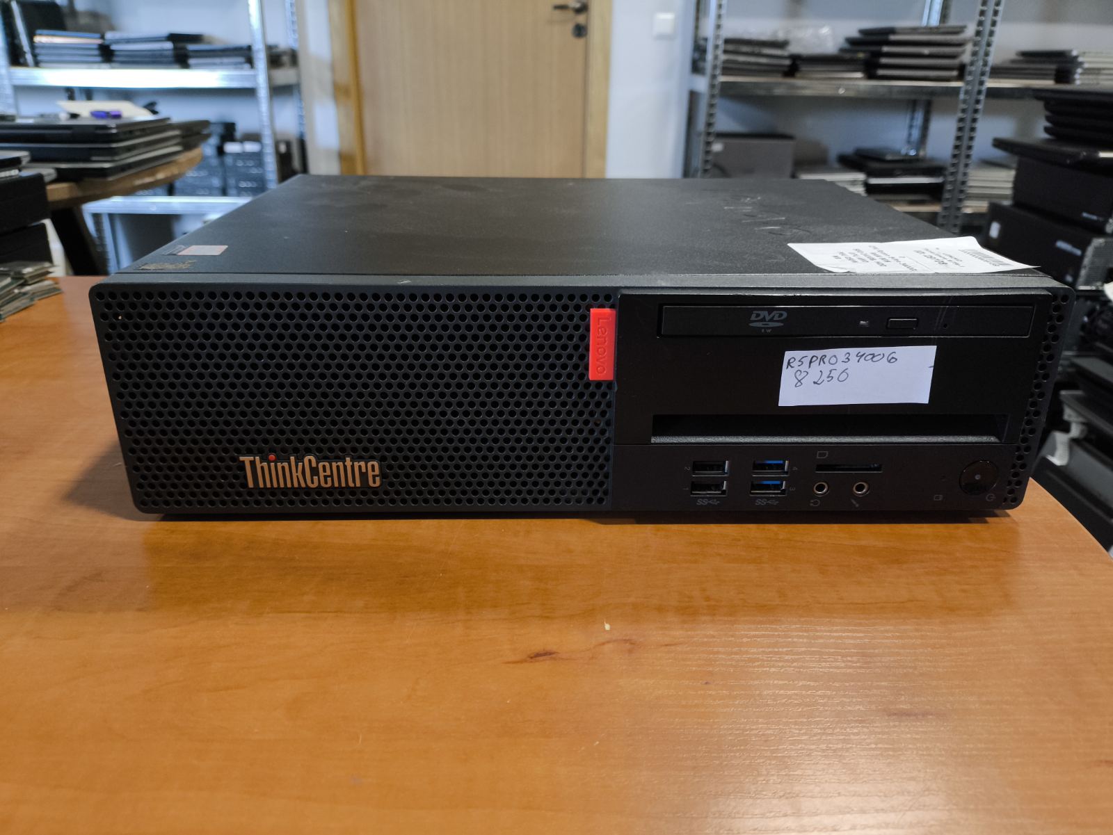 Lenovo M75s-1 AMD Ryzen 5 3400G 8gb 256gb SSD, VGA, Com port, 2vnt Display port