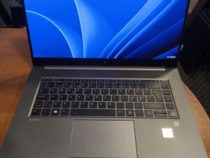 HP ZBook Studio G7 15.6 FHD IPS 400 Nit i7-10850H 32GB 512GB Quadro T2000 Max-Q 4GB 24%