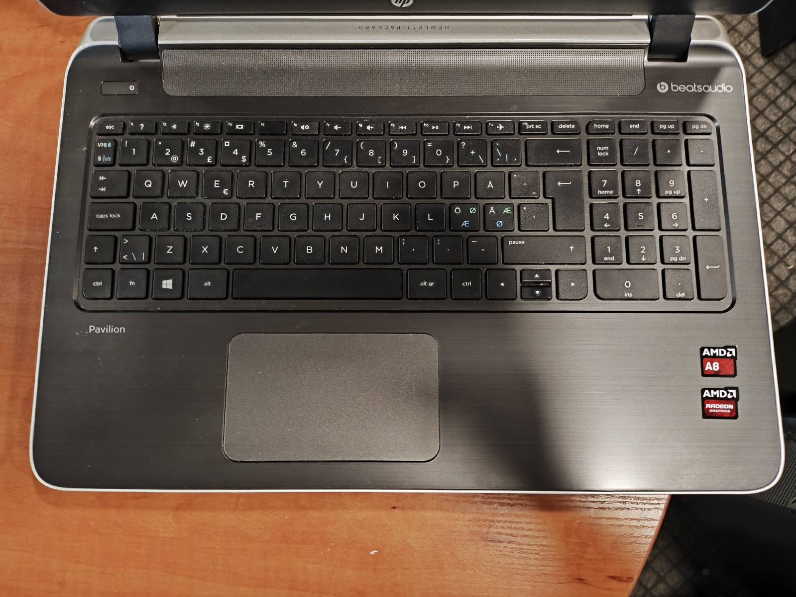 HP 15.6 HD A8-6410 8GB RAM, 1TB HDD, Gera baterija, su krovikliu - Image 2