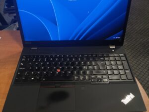 Lenovo Thinkpad T15 15.6 FHD IPS, i5-10210U, 40GB RAM, Galima pirkti su mažiau RAM BUS PIGIAU, 256GB SSD, 0%