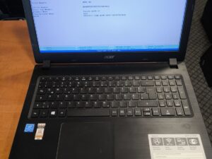Acer 15.6 HD Intel N4200 4GB DDR3 RAM, 1TB HDD, Gera baterija, su krovikliu
