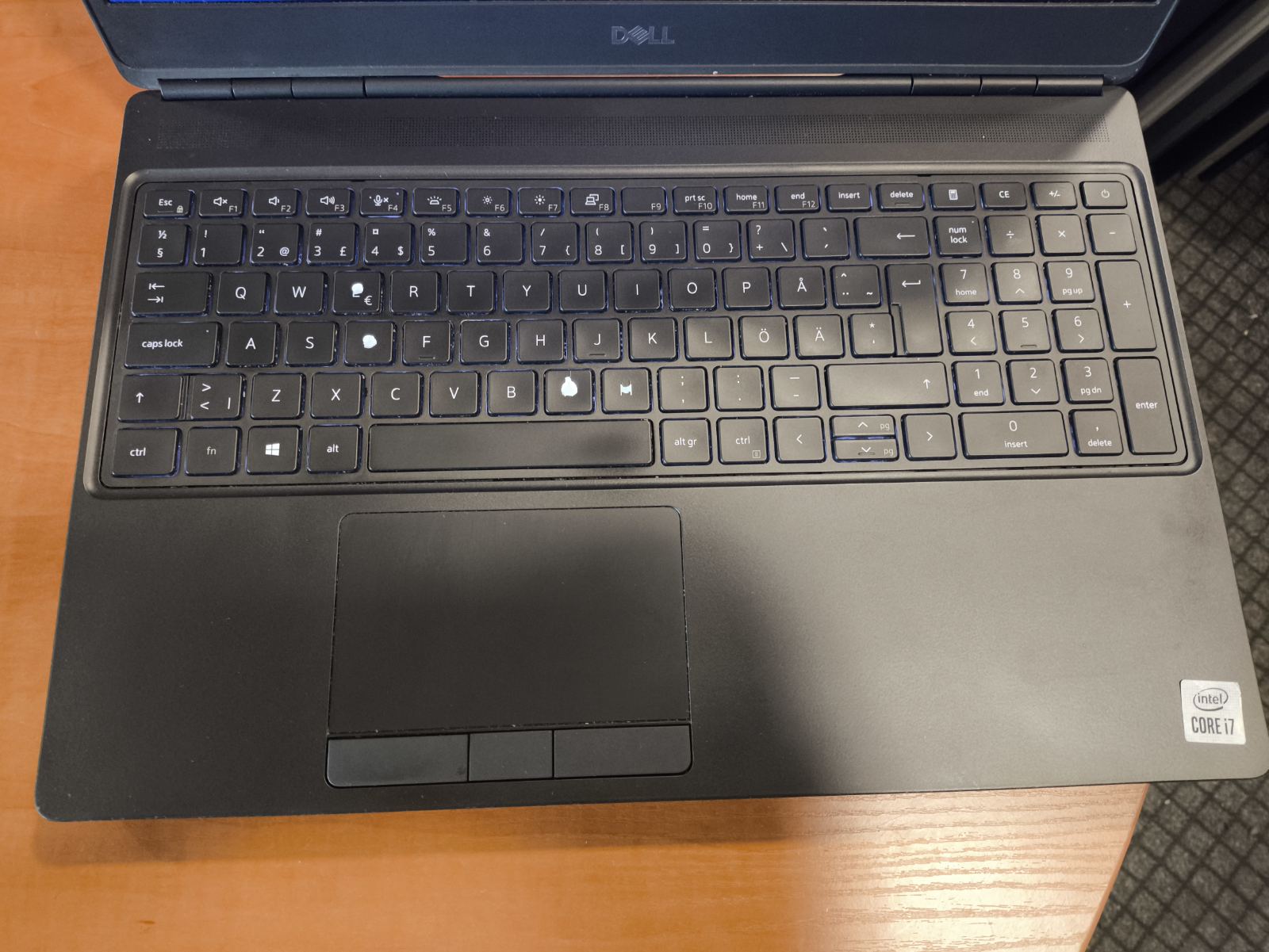 Dell Precision 7550 15.6" FHD IPS i7-10850H 32GB 512GB SSD RTX 5000 Max-Q 16GB 66% 1 vnt USB sulaužytas - Image 2