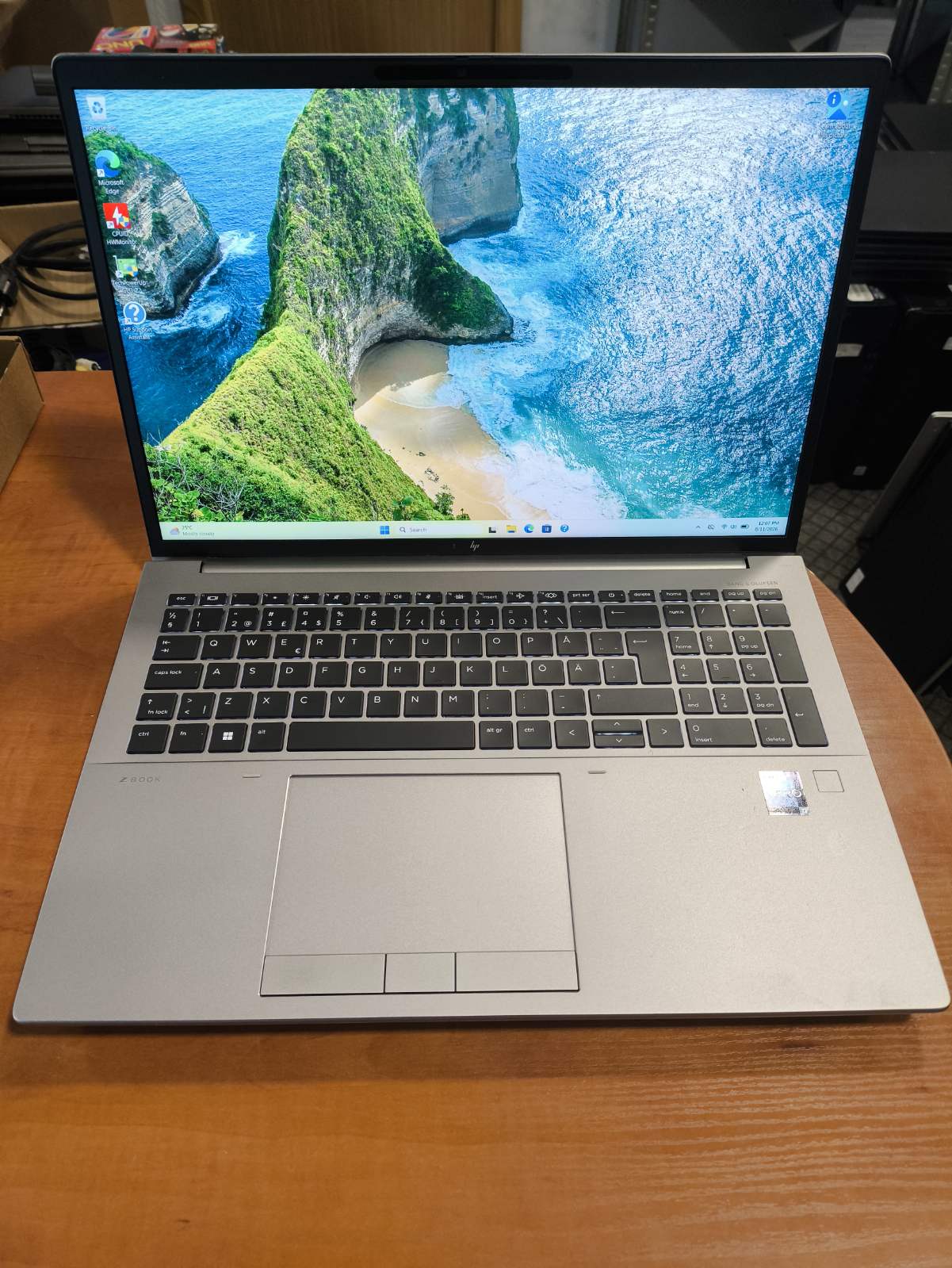 HP ZBook Fury 16 G9 16.0 FHD+ IPS 400 Nit Intel i7-12850HX 64GB 512GB SSD NVIDIA RTX A5500 16GB, 27%