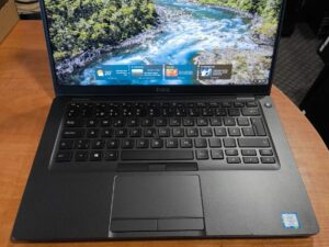 DELL Latitude 5400 14.0 FHD IPS, I5-8365u, 16GB, 256GB 2%