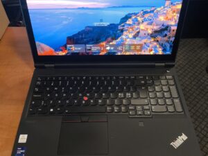 LENOVO ThinkPad P15 Gen 2 15.6" 4K Touch Oled i9-11950H 32GB 512GB SSD RTX A4000 8GB 9%
