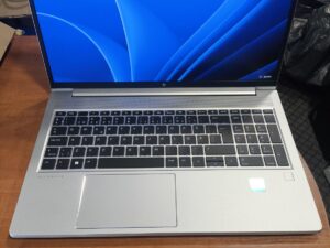 HP EliteBook 650 G9 15.6 Fhd Ips i5-1235U 16GB 256GB SSD 15%