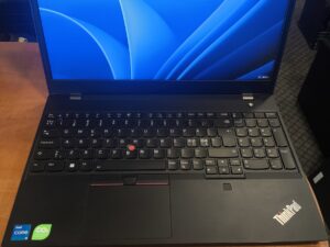 Lenovo ThinkPad T15p Gen 2 15.6 FHD IPS i5-11400H 16GB 512GB SSD 3%
