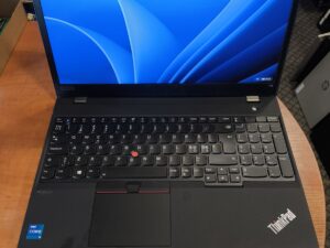 Lenovo Thinkpad T15 Gen2 15.6 FHD IPS i5-1135G7 16GB 256GB SSD 4%