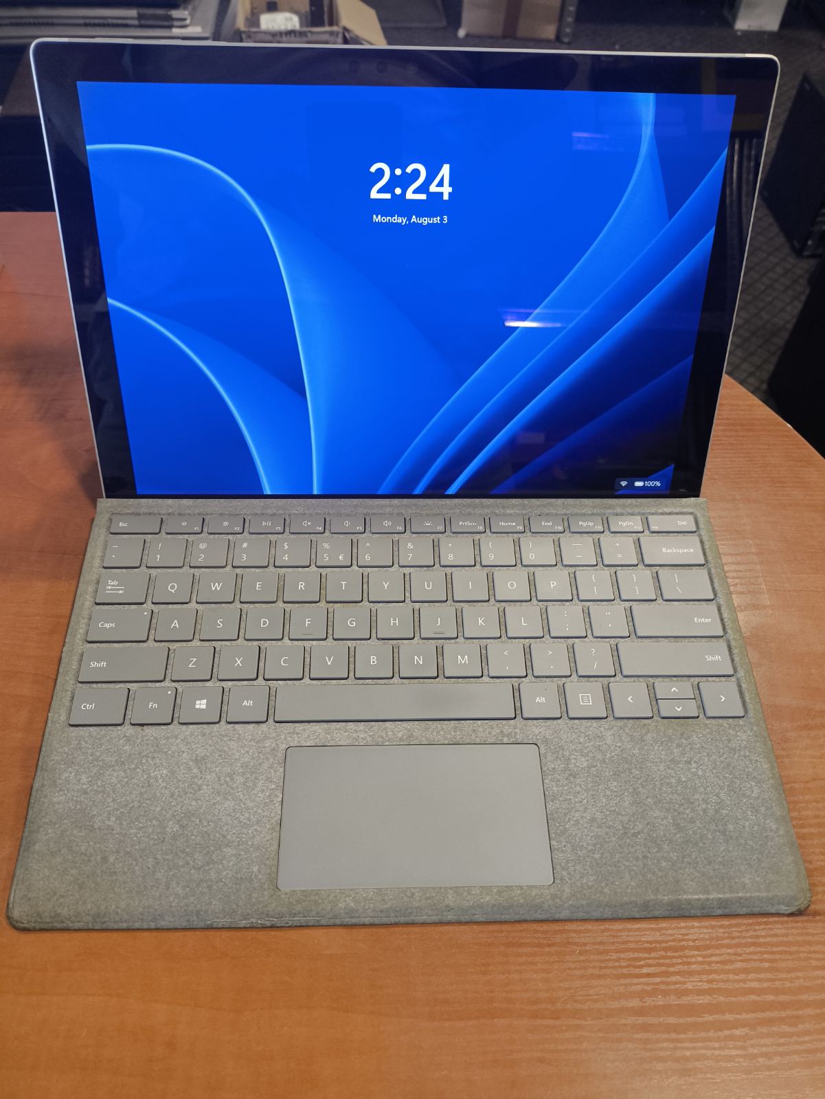 Microsfot Surface 5 Pro 12.3 2736*1824 IPS Touch - i5-7300U 8GB 256GB 36% su USA klaviatūra