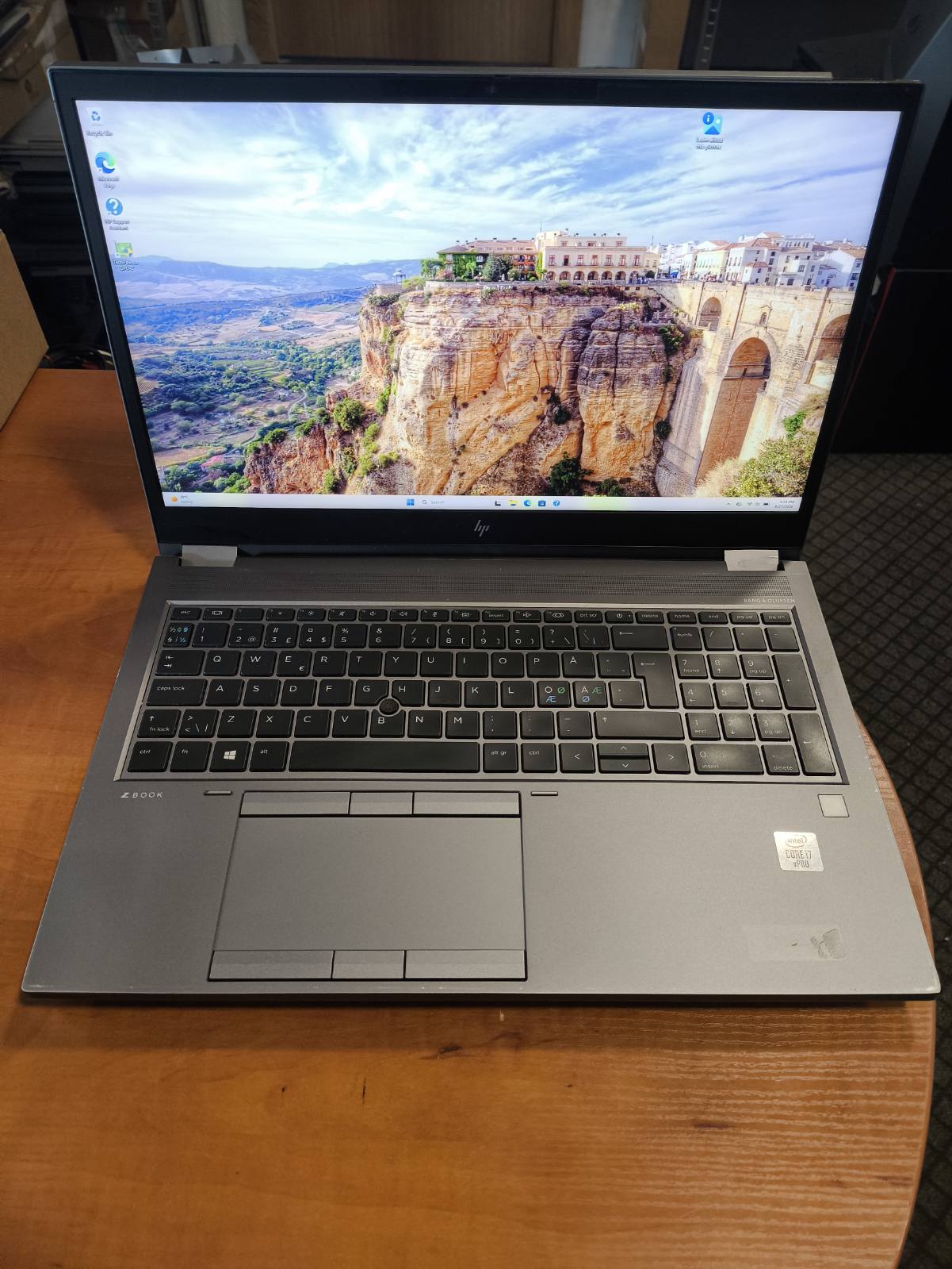 HP ZBook Fury 15 G7 15.6 FHD IPS i7-10850H 32GB 1TB SSD Nvidia Quadro T2000 4GB Max-Q 28%