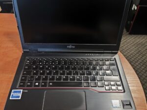 Fujitsu LIFEBOOK U727 12.5 FHD IPS i7-7500U, 0GB RAM, 0GB SSD. 60%, Klaviatūra su defektu