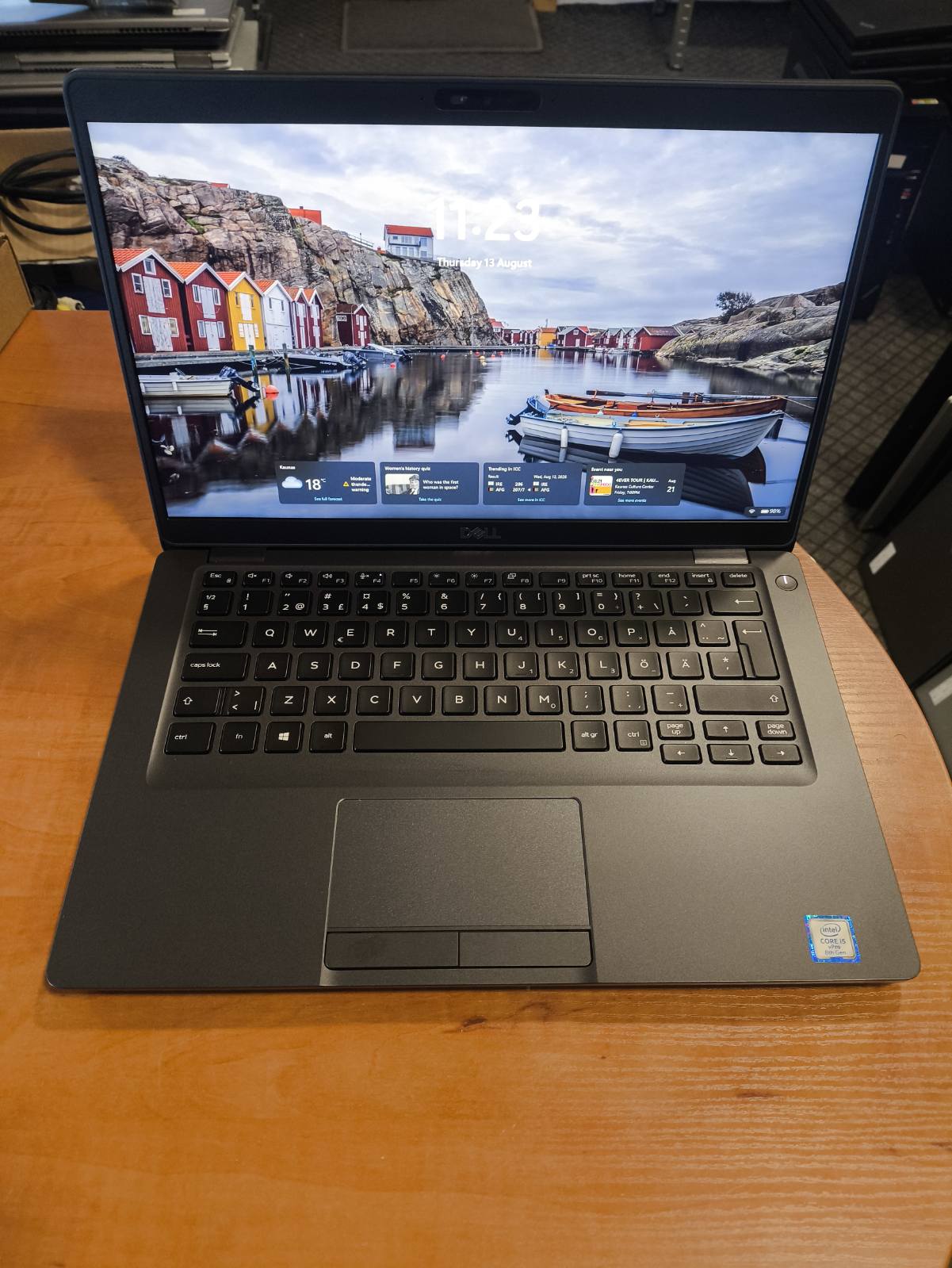 DELL Latitude 5400 14.0 FHD IPS, I5-8265u, 16GB, 256GB 12%