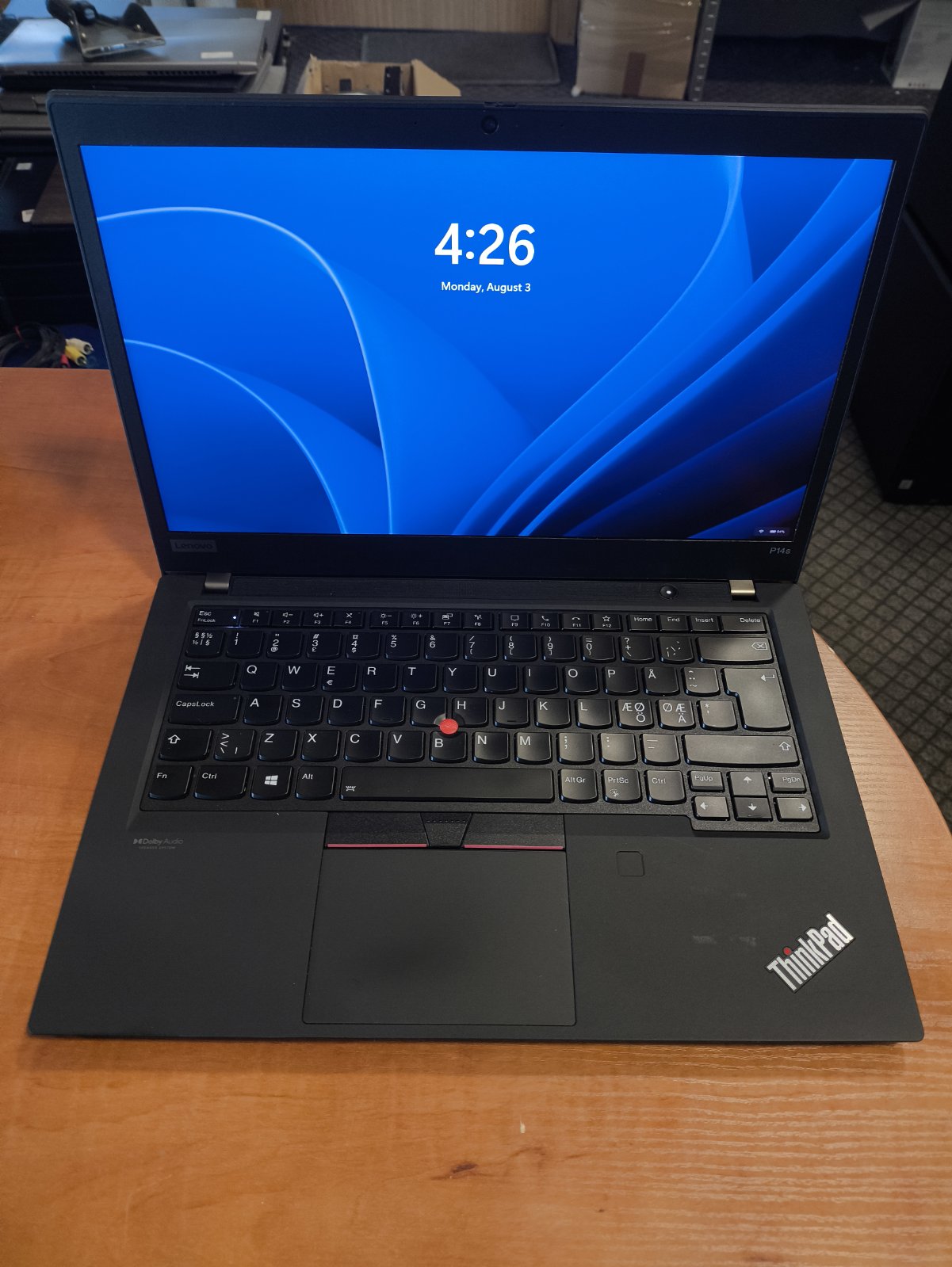 Lenovo ThinkPad P14S Gen 2 14" FHD IPS 300 Nit Ryzen 5 PRO 5650U, 16GB, 512GB SSD, 9% Yra nuospaudų nuo klaviatūros ekrane.