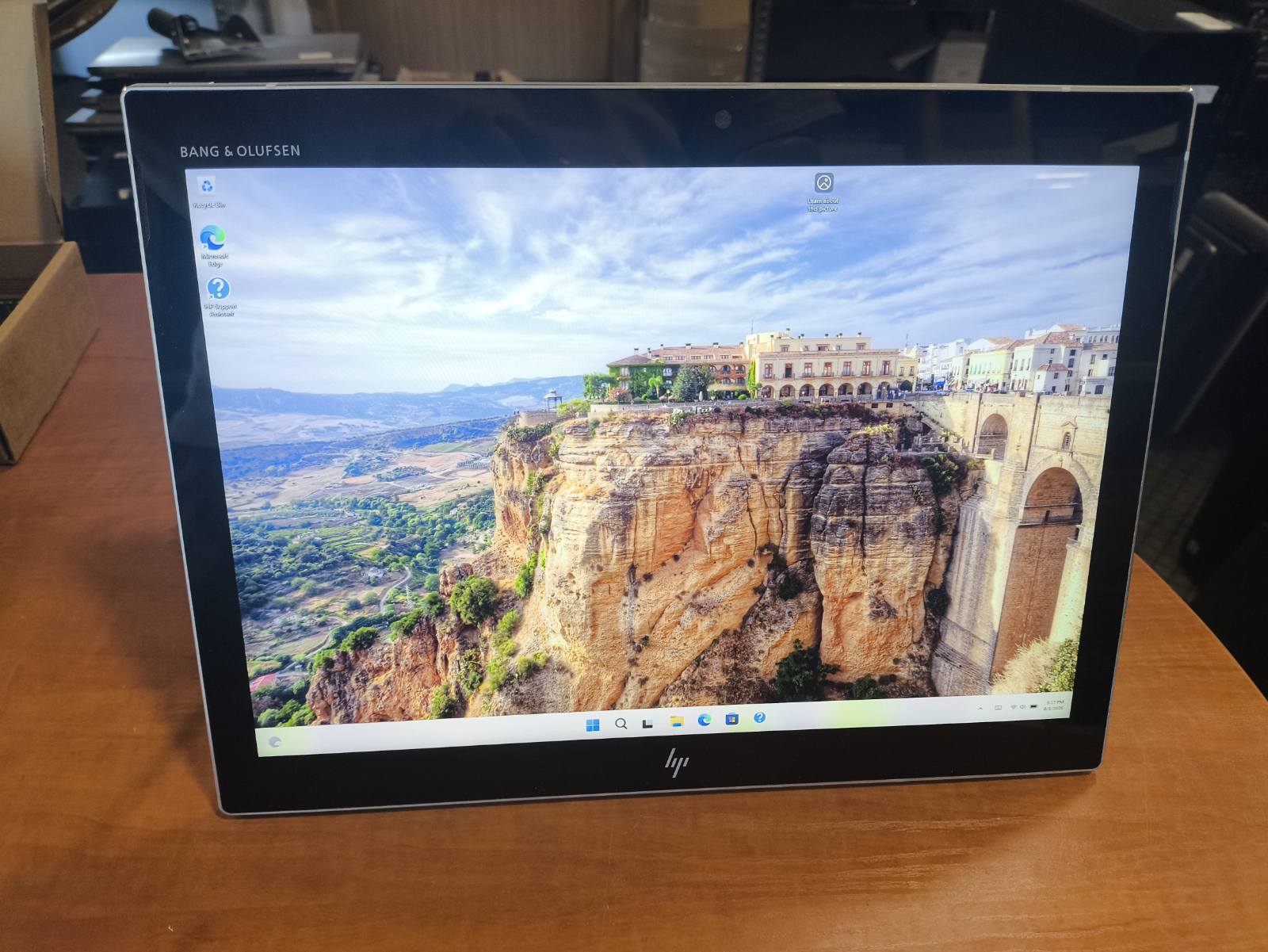 HP Elite x2 G4 13.3 1920*1280 IPS Touch i5-8265u 8GB 256GB SSD 15% - Image 2