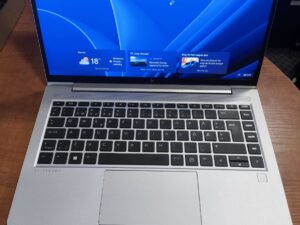 HP EliteBook 645 G10 14.0 Fhd Ips Ryzen 5 7530u 16GB 256GB SSD