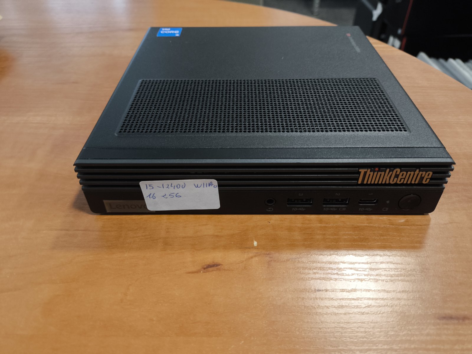 Lenovo ThinkCentre M90q Gen 3 Mini PC i5-12400 16GB DDR5 256GB SSD, DP + HDMI , - Wifi NĖRA