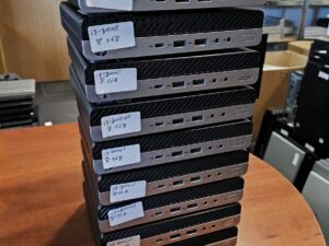 1vnt HP ProDesk 600 G4 i3-8100T 8GB 128GB SSD, 2vnt Display Port jungtys, 1vnt VGA
