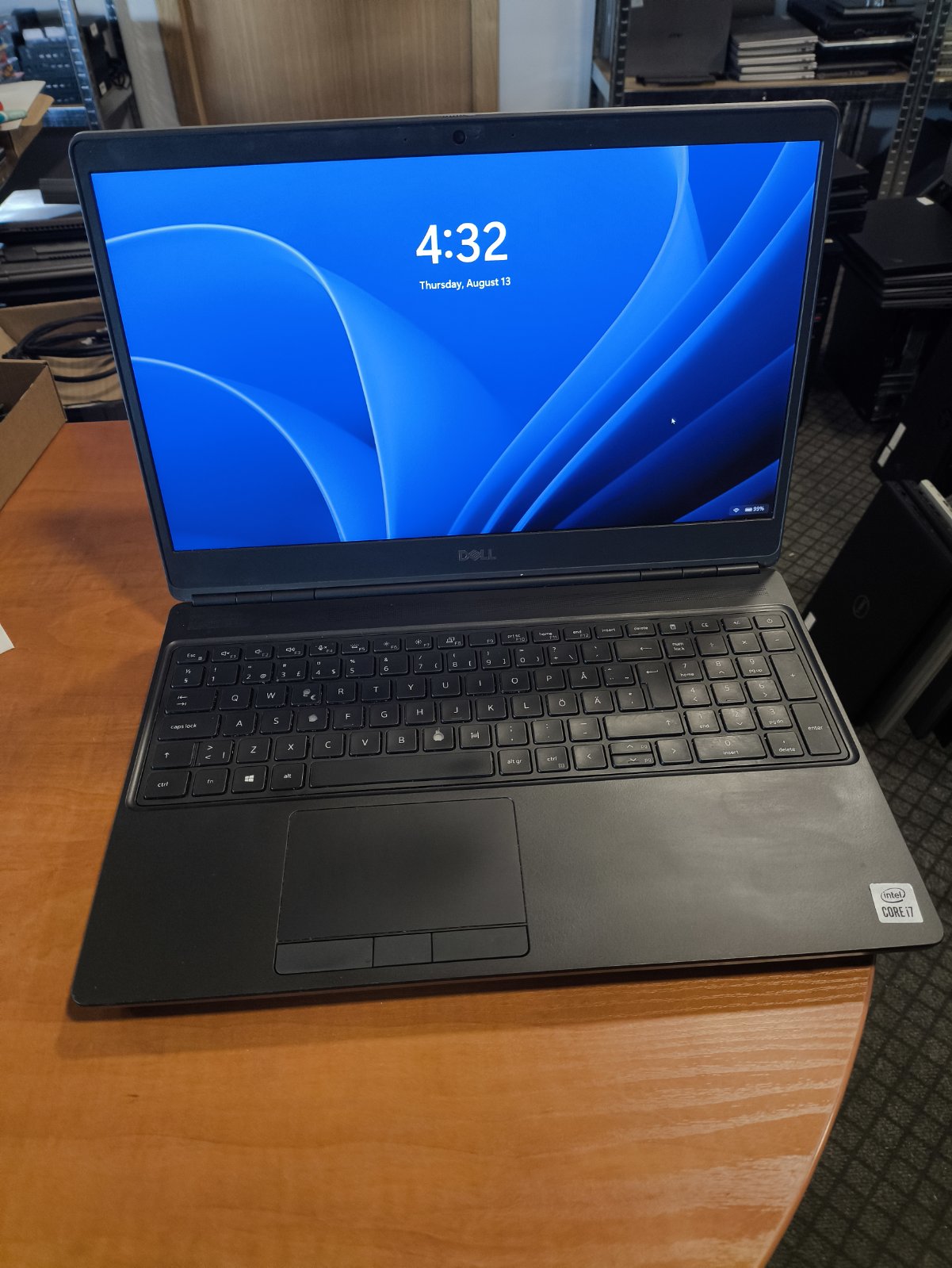 Dell Precision 7550 15.6" FHD IPS i7-10850H 32GB 512GB SSD RTX 5000 Max-Q 16GB 66% 1 vnt USB sulaužytas